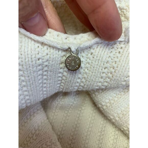 Knitted and Knotted Anthropologie Ivory Cold Shoulder Knit Top Size L - Picture 8 of 11